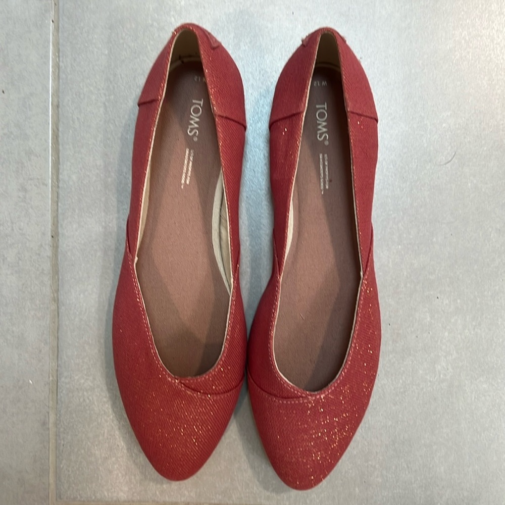 TOMS 12 PINK/salmon with gold Julie flats -NNU woman’s shoe